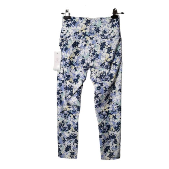 Balance Collection Women's Capri Leggings Size S Floral Dry-Wik 2021 Line NWT! - Picture 2 of 11